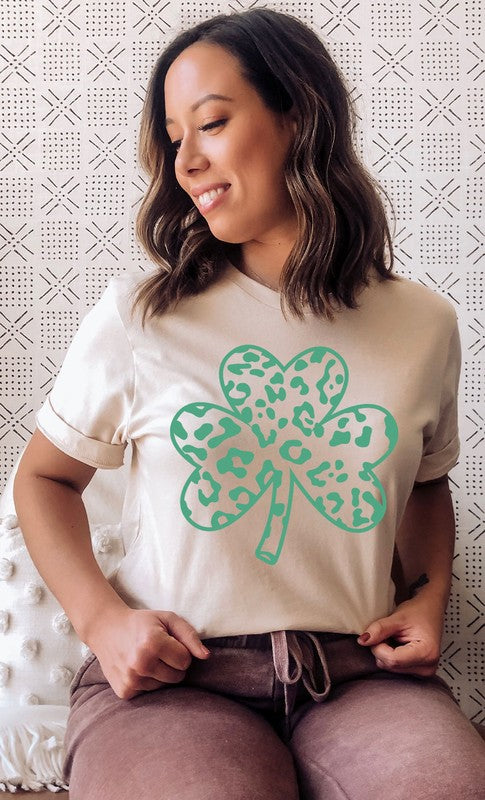 Green Leopard Clover Graphic Tee PLUS  Cream XXL 