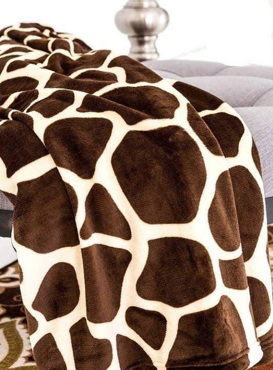 Giraffe Super Soft Cozy Bed Throw Flannel Blanket - Three Mad Hatters Mercantile 