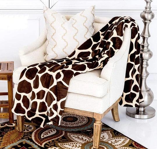 Giraffe Super Soft Cozy Bed Throw Flannel Blanket - Three Mad Hatters Mercantile 