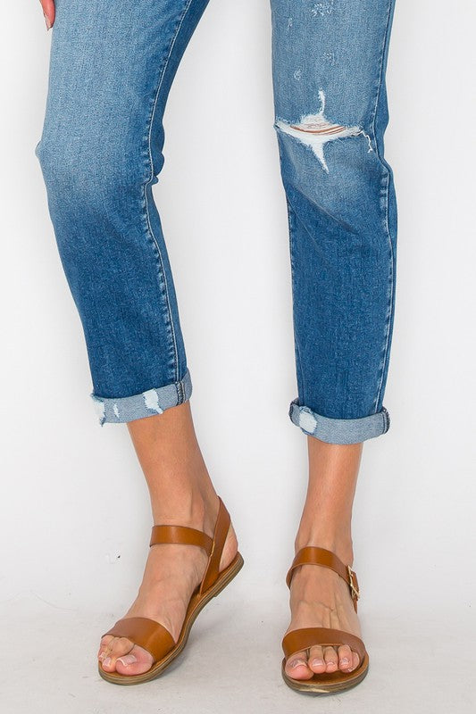 PLUS SIZE / HIGH RISE TAPERED LEG Cropped Jeans   