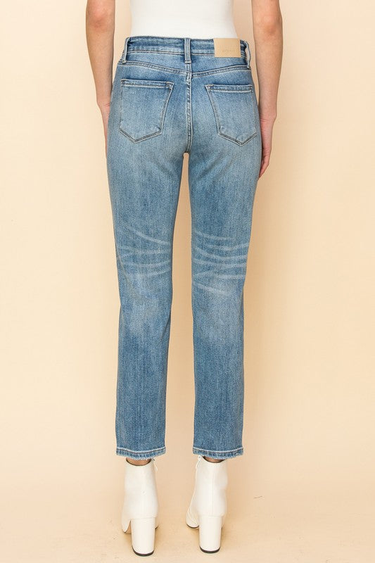 HIGH RISE STRETCH DISTRESSED MOM JEANS Mom Jeans   