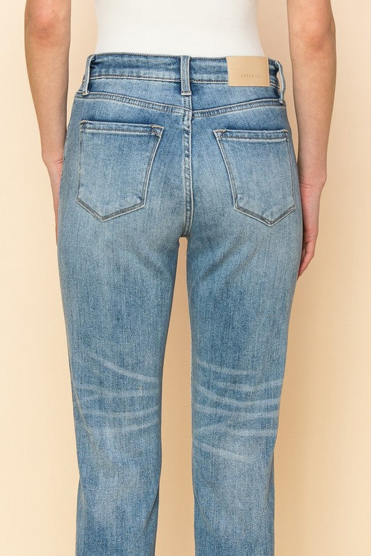 HIGH RISE STRETCH DISTRESSED MOM JEANS Mom Jeans   