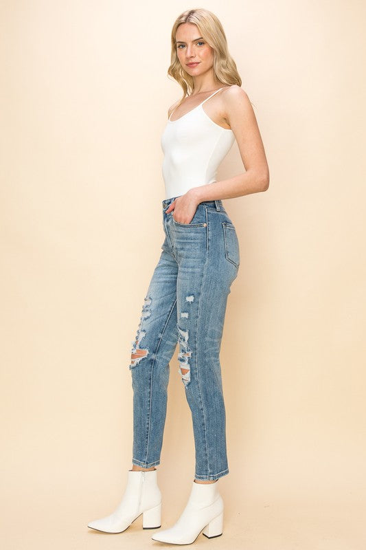 HIGH RISE STRETCH DISTRESSED MOM JEANS Mom Jeans   