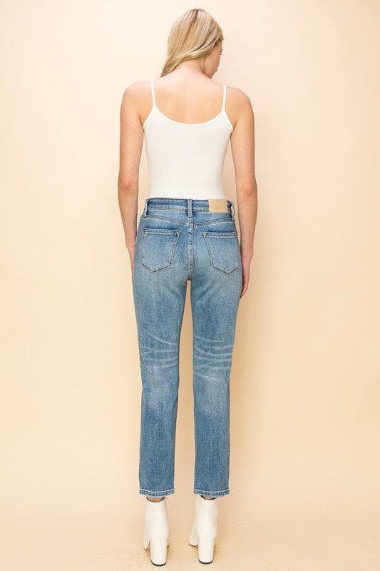 HIGH RISE STRETCH DISTRESSED MOM JEANS Mom Jeans   