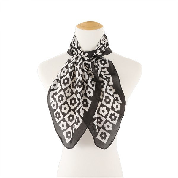 GROOVY DAISY SILK SCARF Scarf BLACK/ BKBK Os 