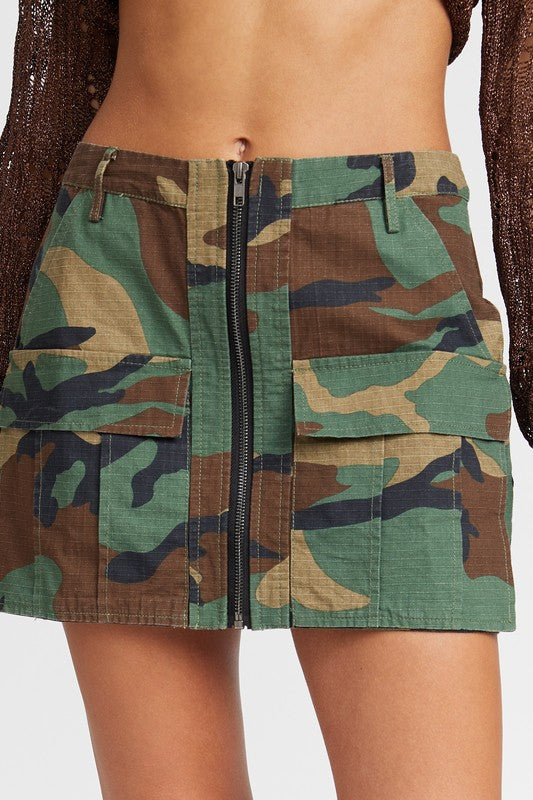 CAMO MINI SKIRT WITH FRONT ZIPPER Mini Skirt   