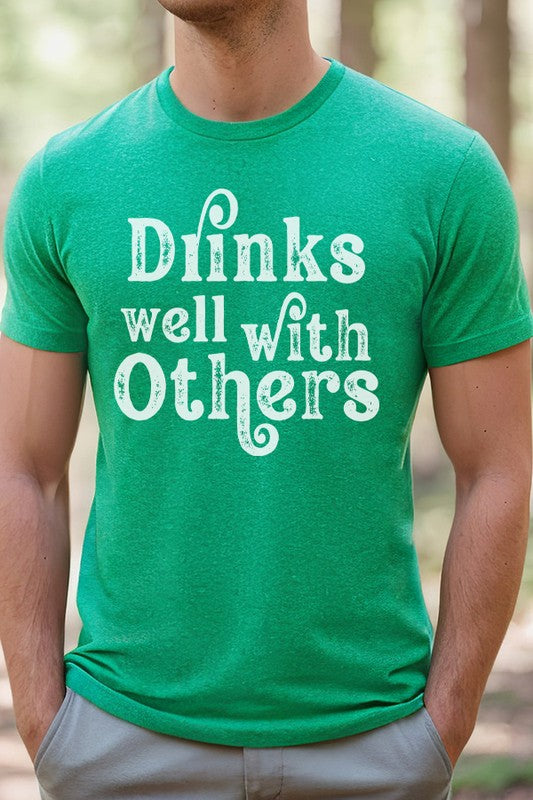 St Patrick's Day Drinks Well With Others Tee Mens SPD T-shirt heather kelly green S 