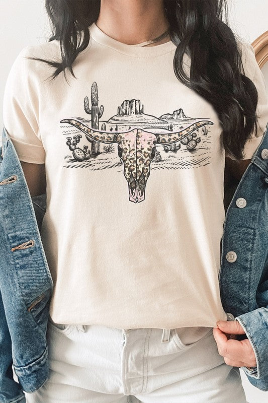 Longhorn Skull Western Desert Scene Graphic Tee Womens Graphic T-shirt Cream S 