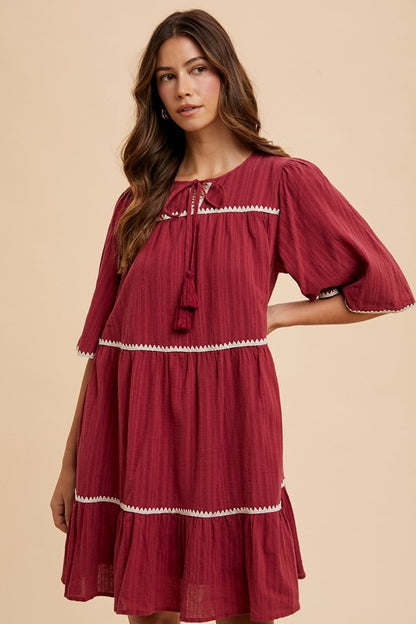 Annie Wear Tassel Contrast Trim Tie Neck Half Sleeve Tiered Dress Womens Dresses Burgundy S