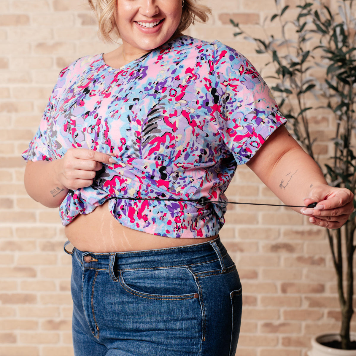 Adjustable Crop Band In Black - Three Mad Hatters Mercantile 