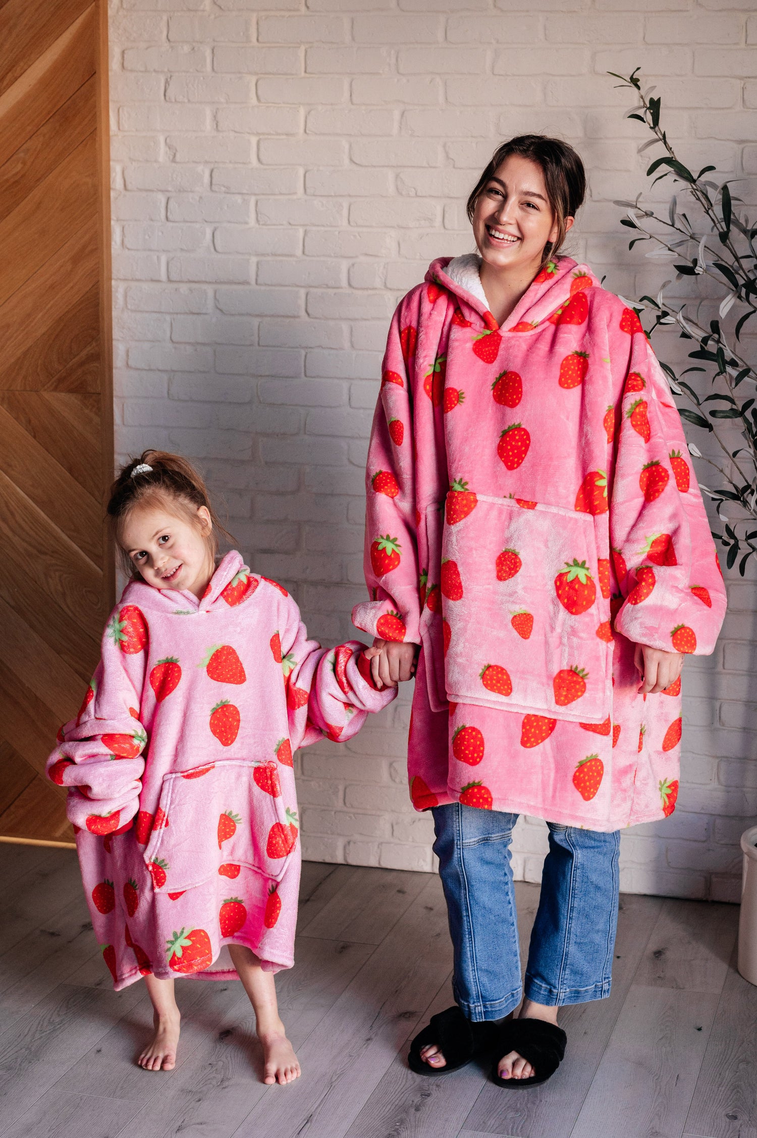 Oversized Blanket Hoodie in Strawberry Layers