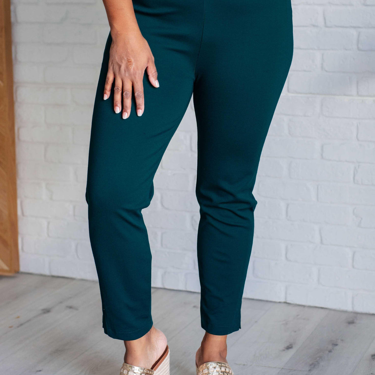 Magic Ankle Crop Skinny Pants in Hunter Green - Three Mad Hatters Mercantile 