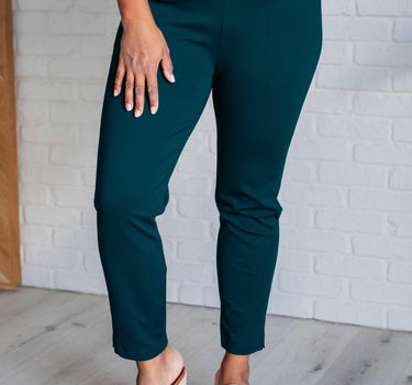 Magic Ankle Crop Skinny Pants in Hunter Green