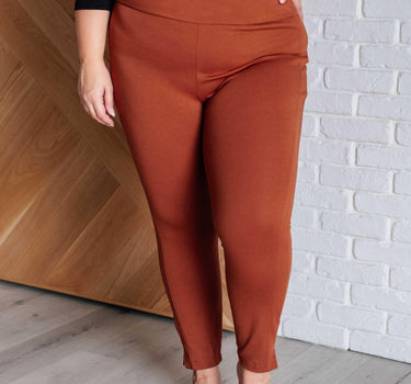 Magic Ankle Crop Skinny Pants in Rust