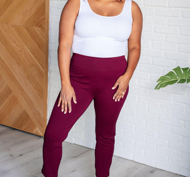 Magic Ankle Crop Skinny Pants in Wine