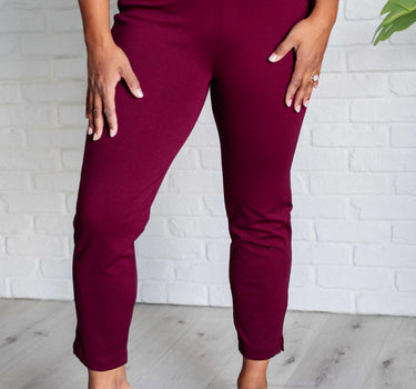 Magic Ankle Crop Skinny Pants in Wine
