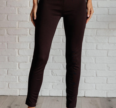 Magic Skinny 28" Pants in Chocolate