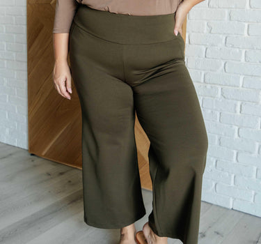 Magic Wide Leg Crop Pants in Olive