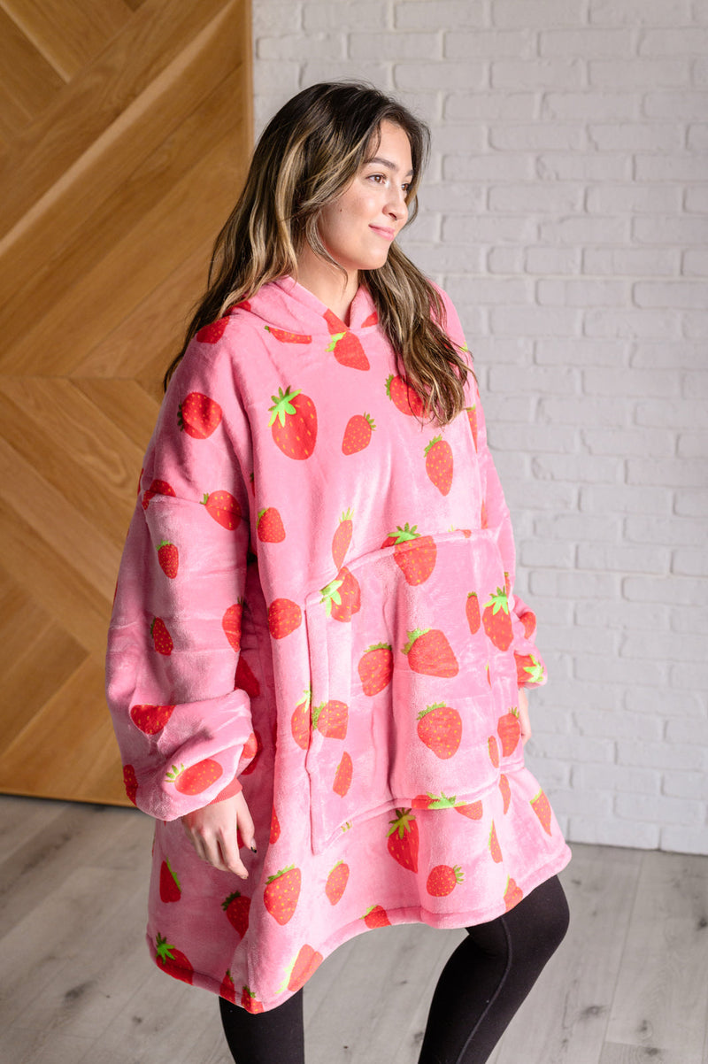 Oversized Blanket Hoodie in Strawberry Layers