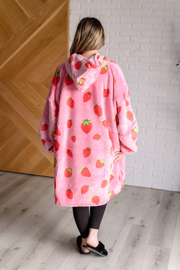 Oversized Blanket Hoodie in Strawberry Layers