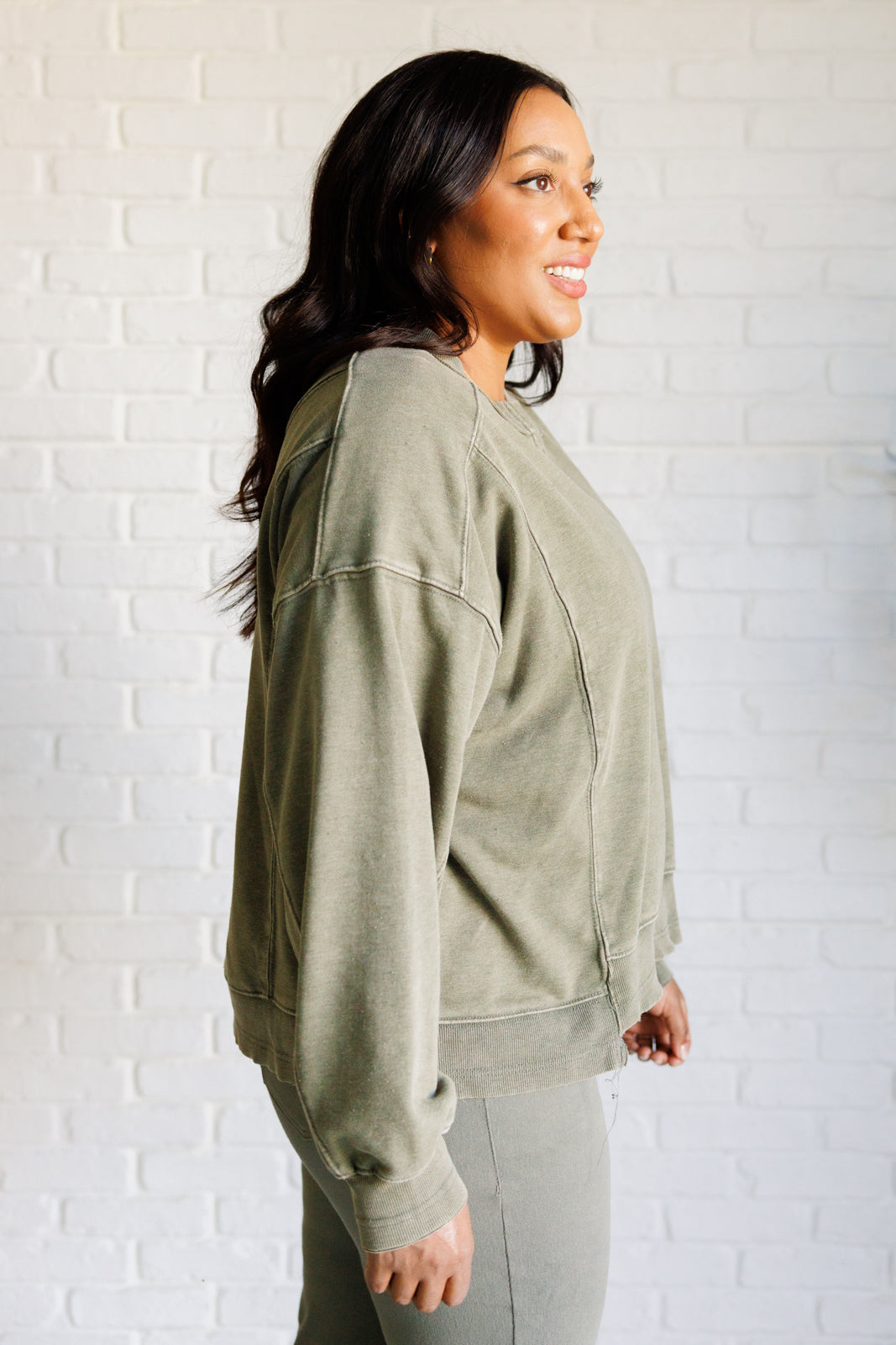 Quick Fix Mineral Wash Crew Neck Pullover in Army Green Tops   