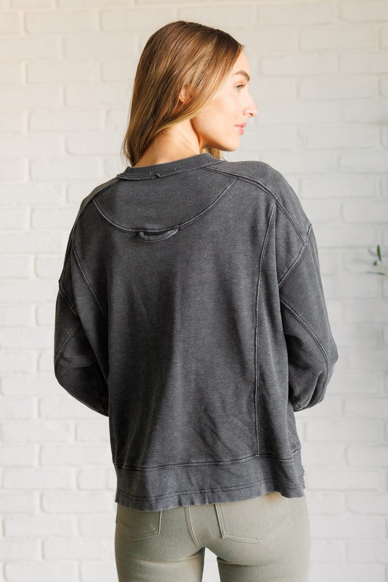 Quick Fix Mineral Wash Crew Neck Pullover in Black Tops   