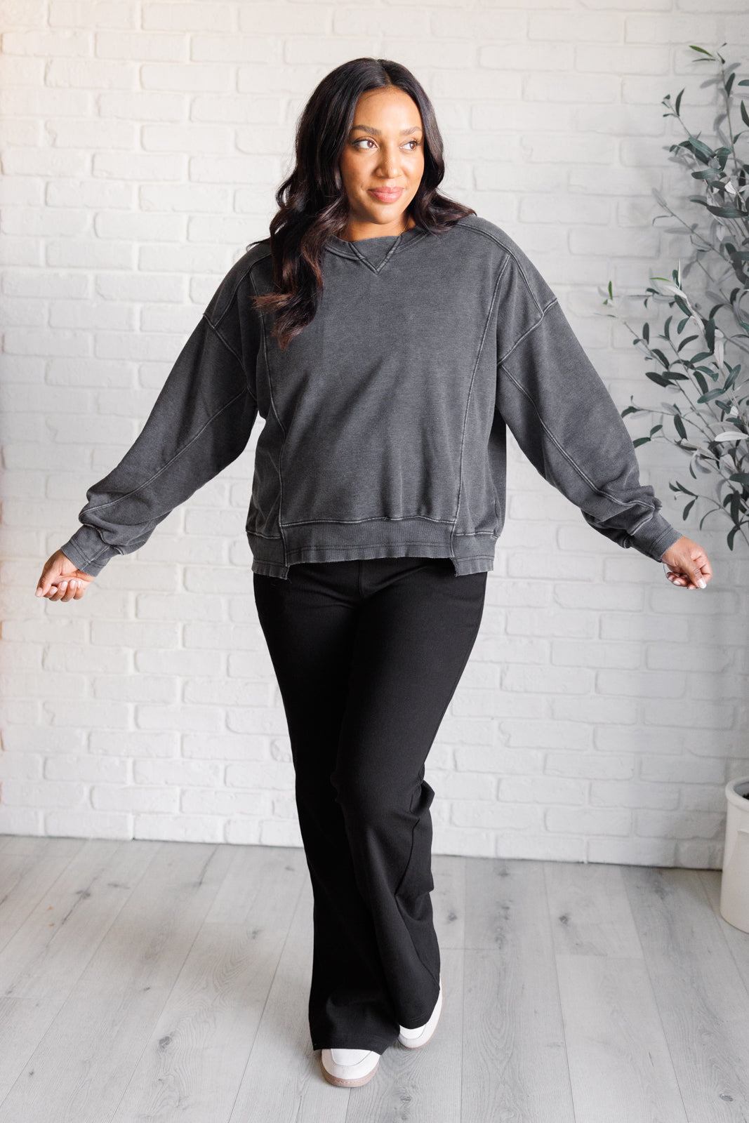 Quick Fix Mineral Wash Crew Neck Pullover in Black Tops   