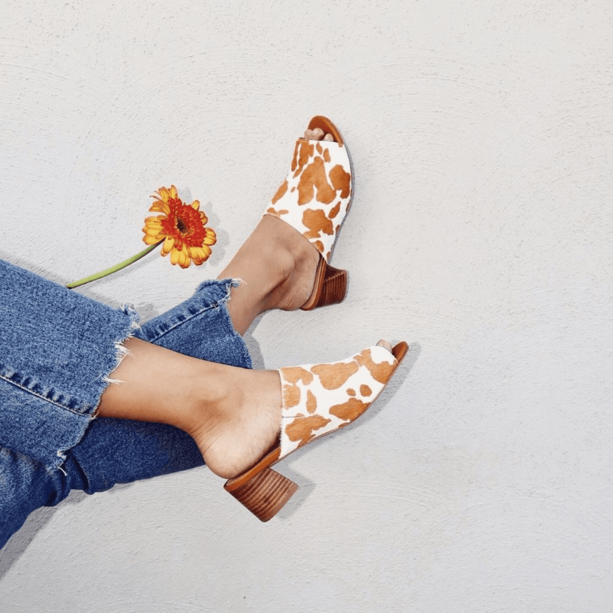 Richwood Peep Toe Tan and White Cowhide Slide - Three Mad Hatters Mercantile 