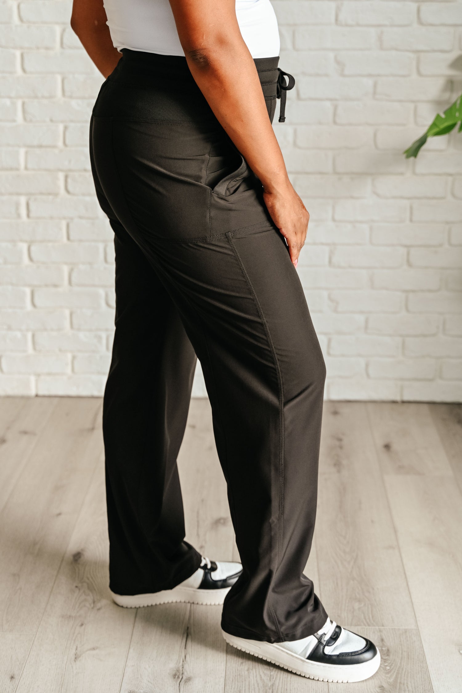 Runner's High Drawstring Joggers in Black Womens Athleisure   