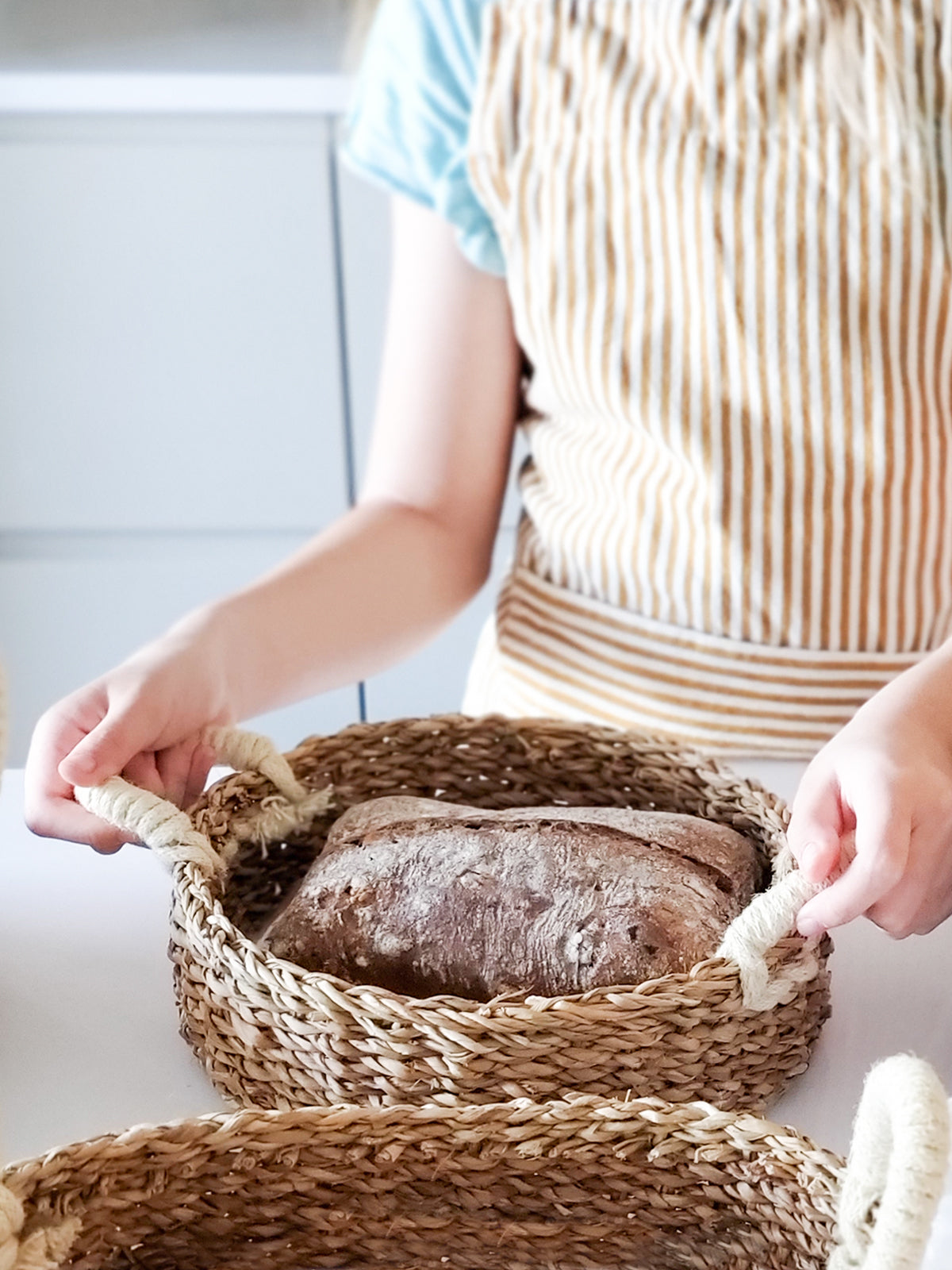 Savar Round Bread Basket Basket with Handle   