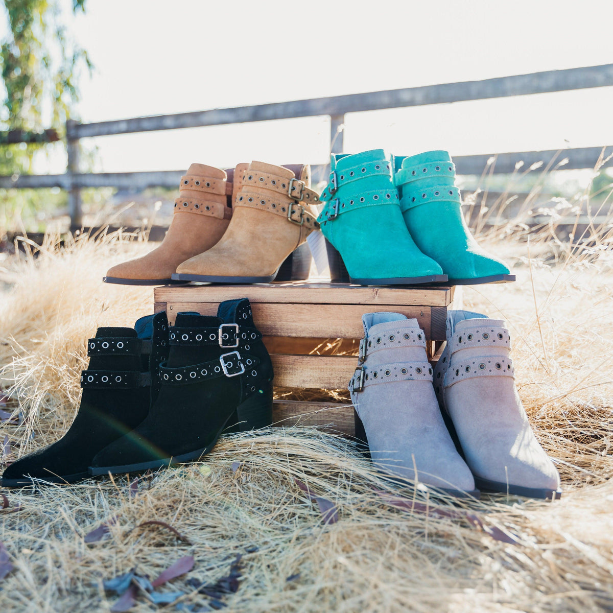 Elsa Leather Ankle Boot in Teal - Three Mad Hatters Mercantile 