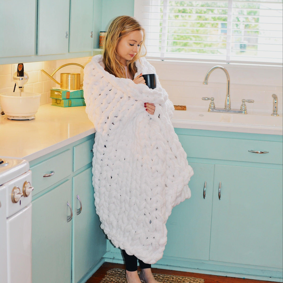Chunky Knit Blanket in White - Three Mad Hatters Mercantile 