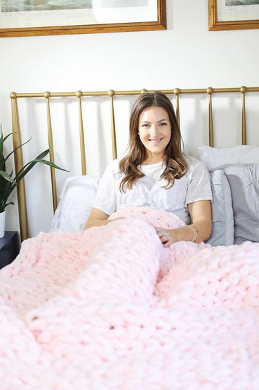 Chunky Knit Blanket in Pink