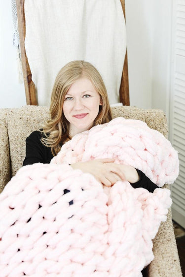 Chunky Knit Blanket in Pink