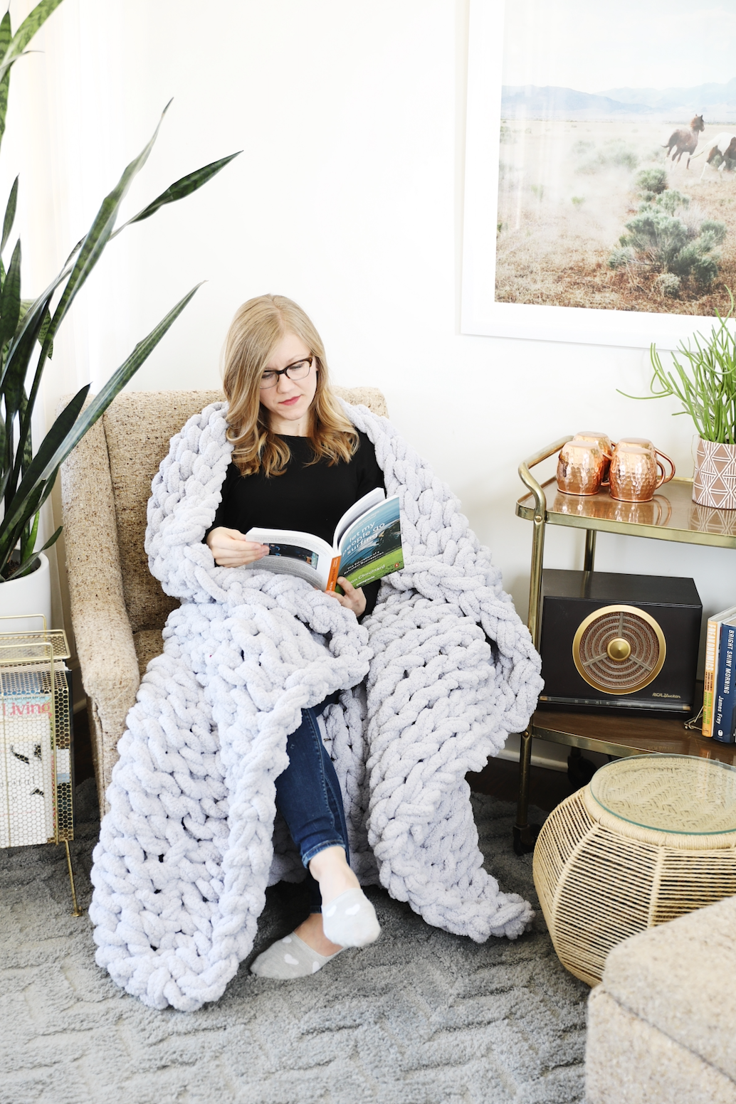 Chunky Knit Blanket in Light Gray Blankets   