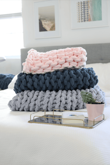 Chunky Knit Blanket in Light Gray
