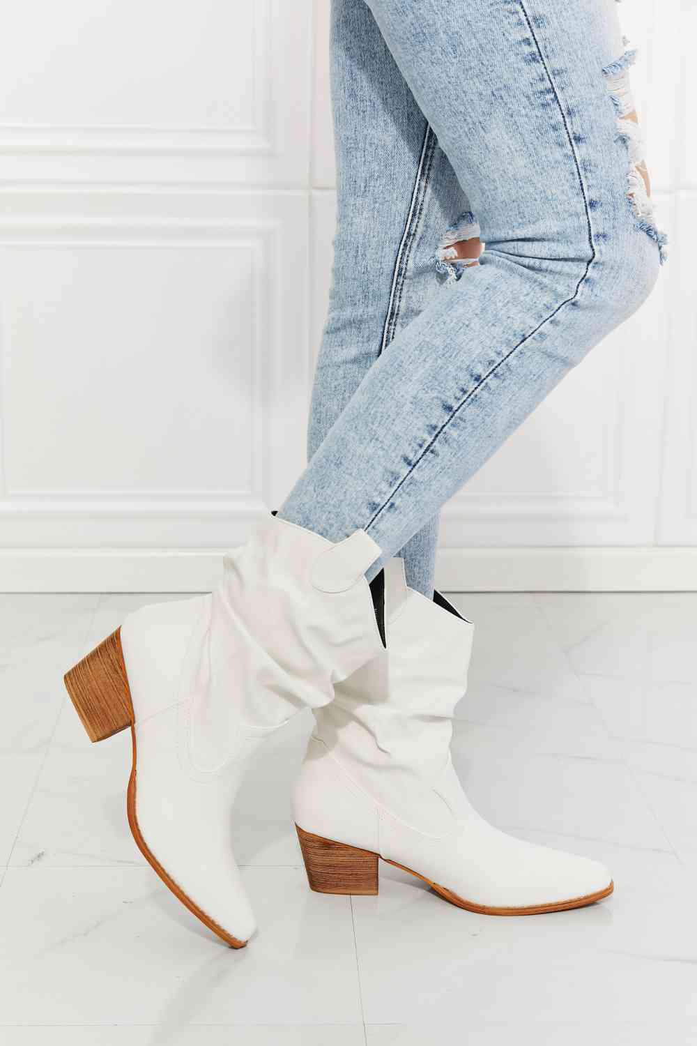 MMShoes Better in Texas Scrunch Cowboy Boots in White Womans Boots White 6 